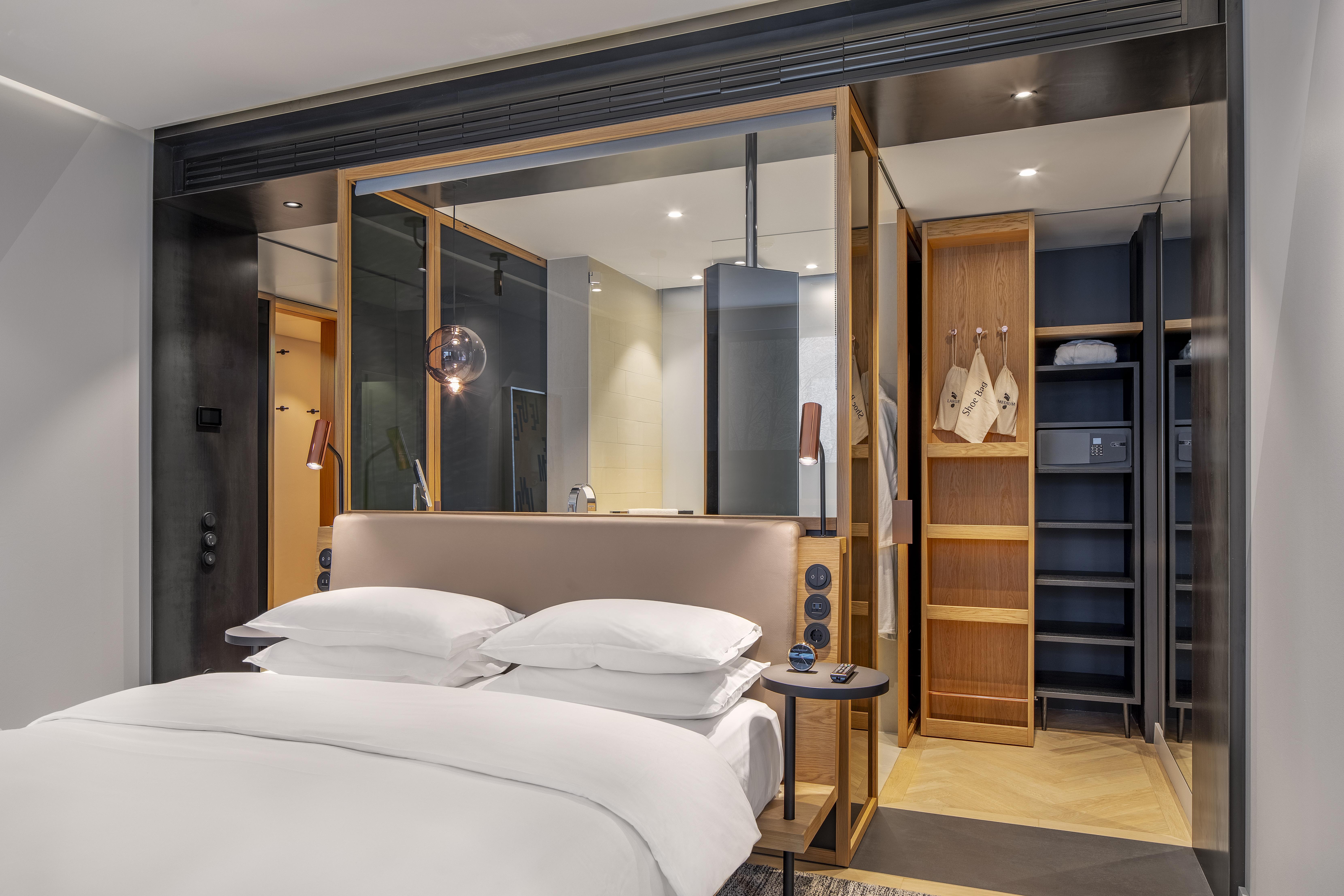 Отель Andaz Munich Schwabinger Tor, By Hyatt Экстерьер фото A room at the hotel