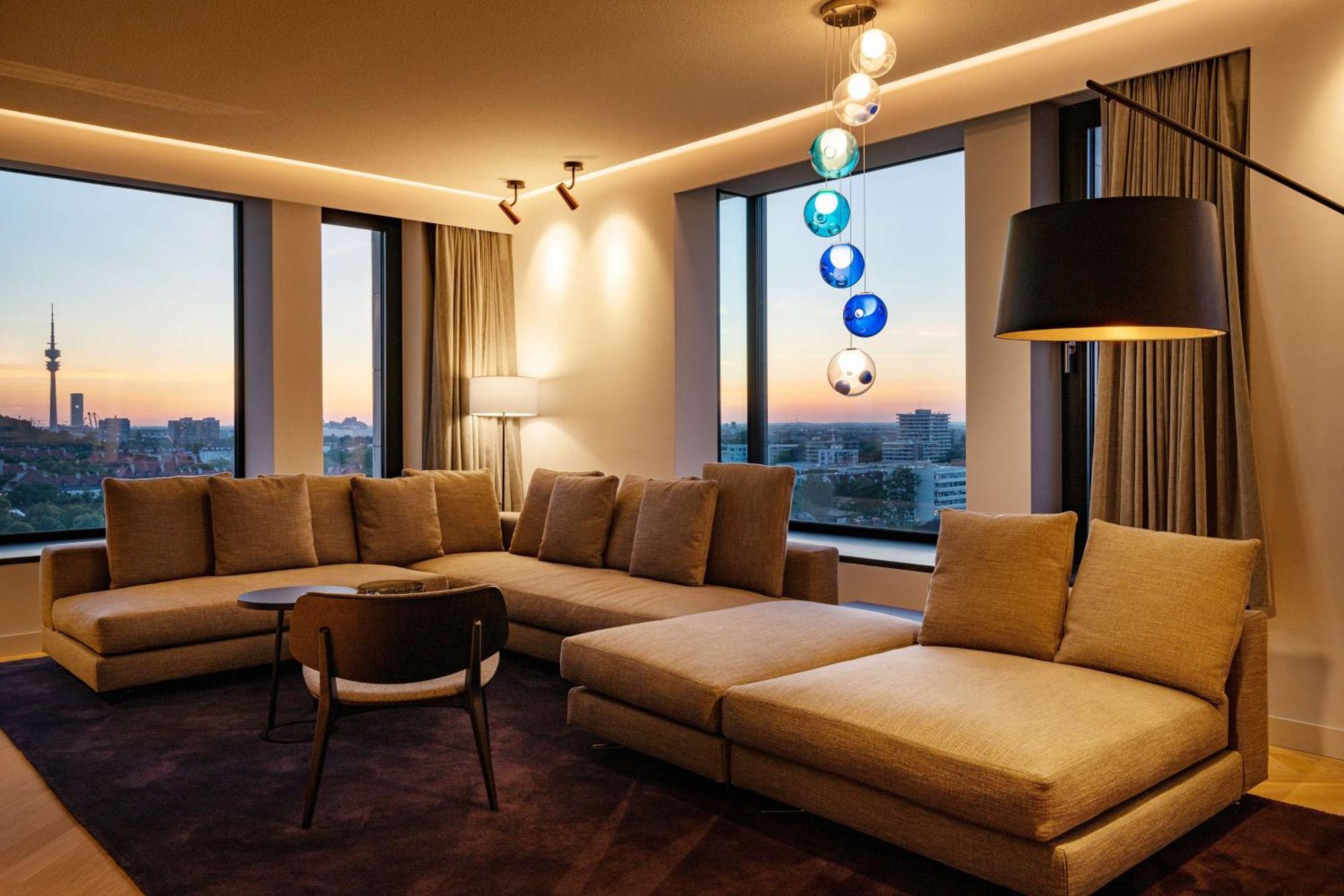Отель Andaz Munich Schwabinger Tor, By Hyatt Экстерьер фото A living room at the hotel