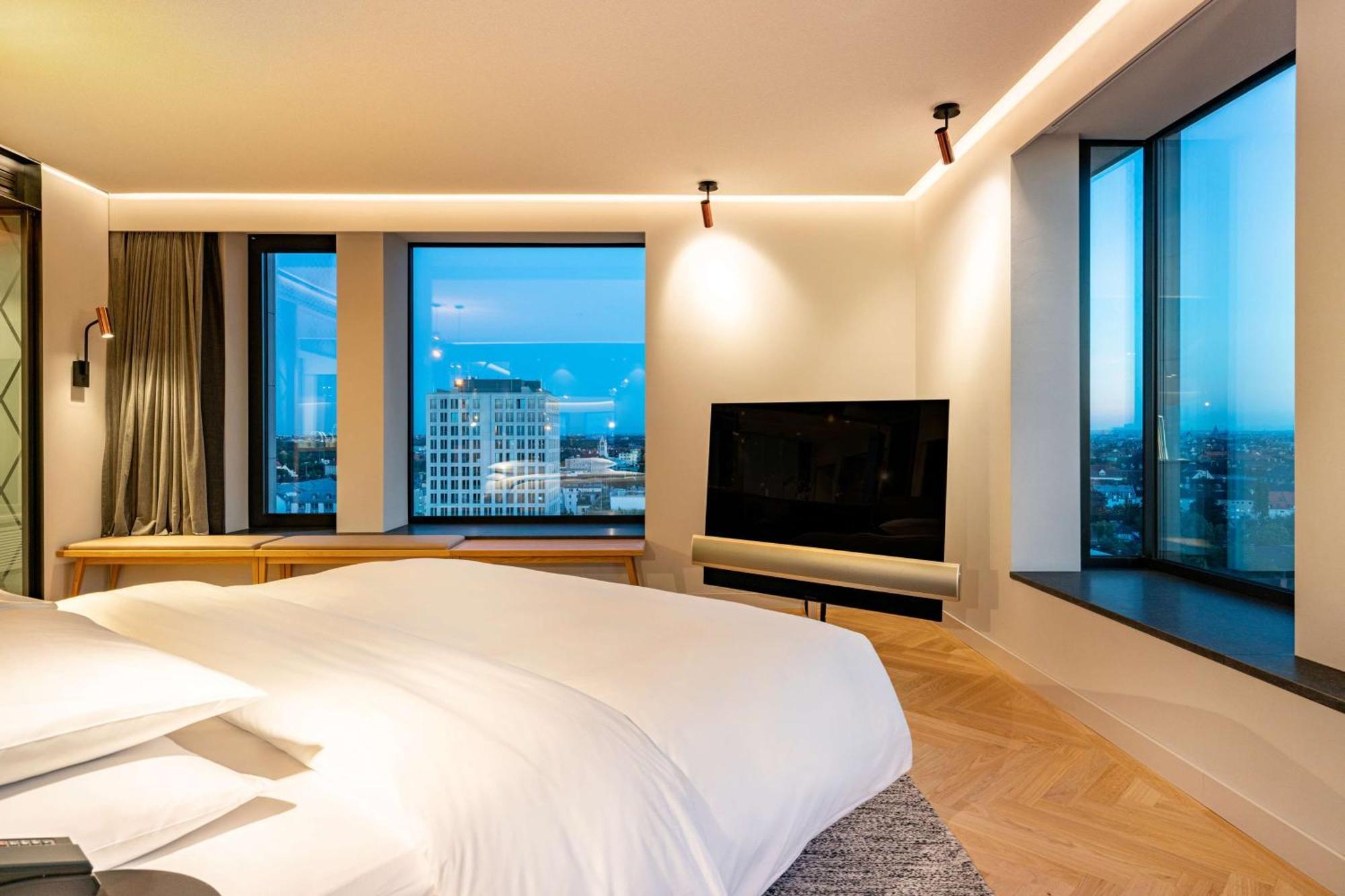 Отель Andaz Munich Schwabinger Tor, By Hyatt Экстерьер фото A bedroom at the hotel