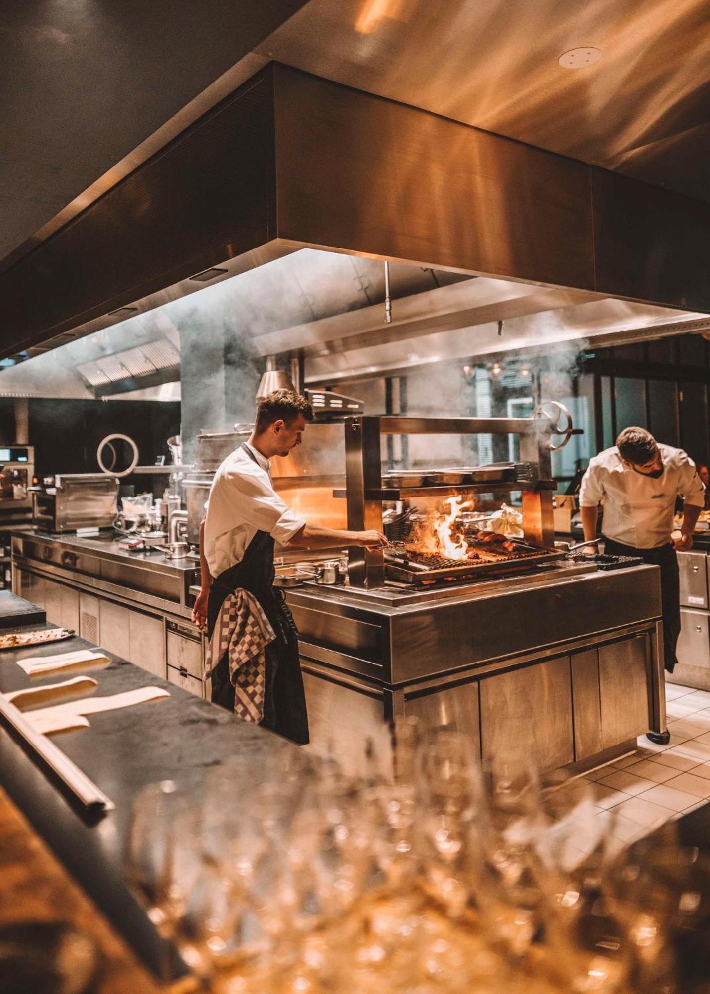 Отель Andaz Munich Schwabinger Tor, By Hyatt Экстерьер фото The kitchen at the restaurant