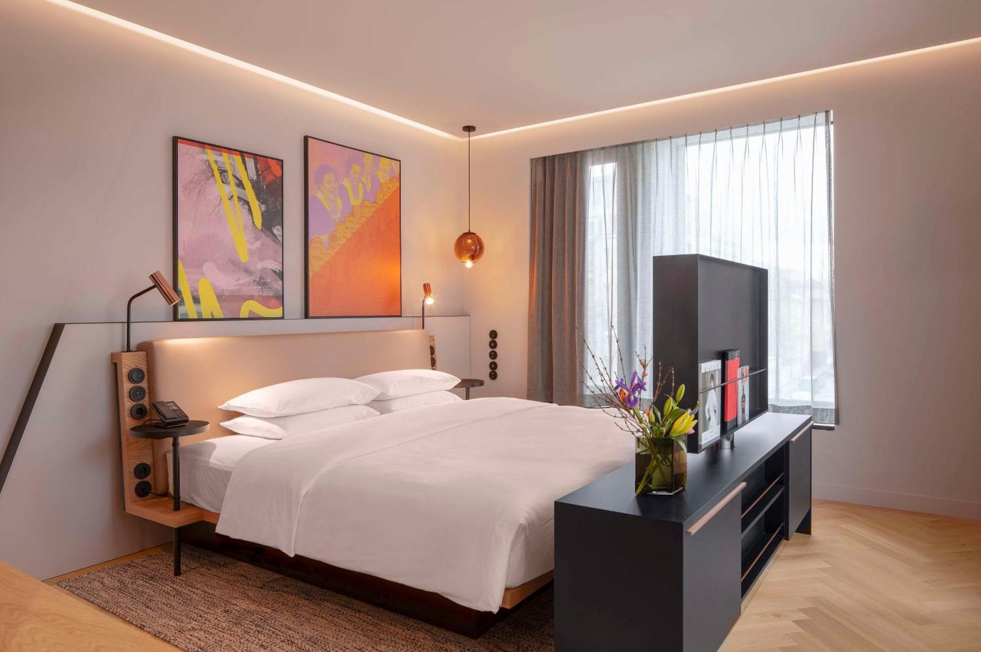 Отель Andaz Munich Schwabinger Tor, By Hyatt Экстерьер фото A bedroom at the hotel